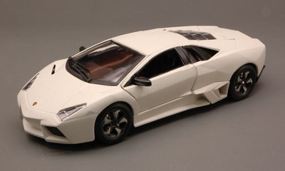 Burago LAMBORGHINI REVENTON 2007 WHITE 1:24