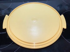 VTG Tupperware Cake Taker 10" Round Base Vintage # 684 ~ HARVEST GOLD