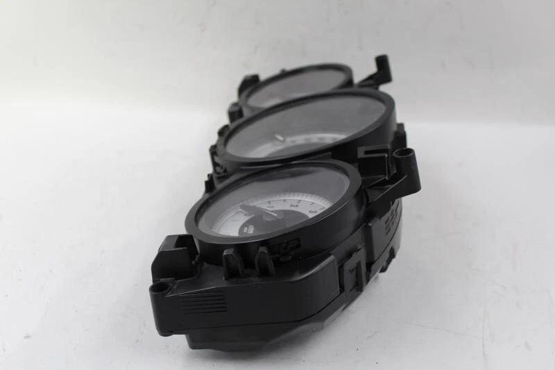 Velocímetro 76 k millas 204 tipo C250 tracción trasera MPH compatible con Mercedes Clase C 2014 OEM 32183 Foto 3 de 4