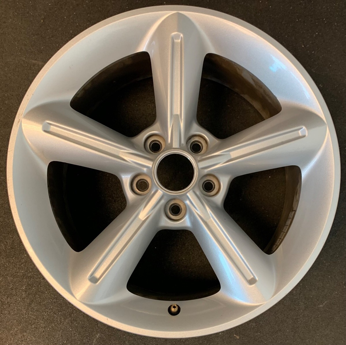 Ford Mustang (2010-2012) Original Silver Wheel Rim 19