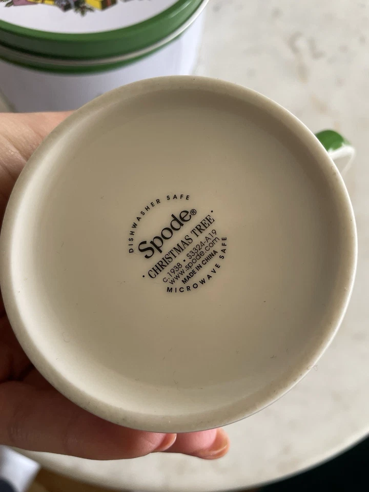 Spode Christmas Tree Mug And Tin Gift - Image 3 of 3