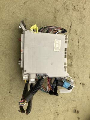 2007-2009 Lexus LS460 Driver Lower Dash Fuse Junction Box 82730-50150-A Oem
