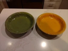 2 Signature Sorrento dip bowls/dishes 1 gold/wheat + 1 green/oregano near-mint!