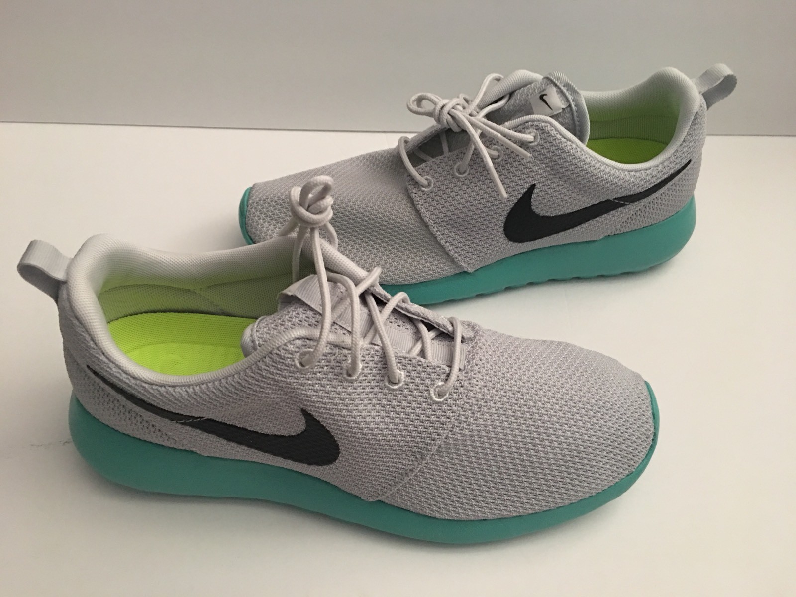Nike Roshe One Pure Platinum/Anthracite Calypso Grey Size 7 1/2 US! 511881 013 Nike Roshe One Pure Platinum/Anthracite Calypso Grey Size 7 1/2 US! 511881 013