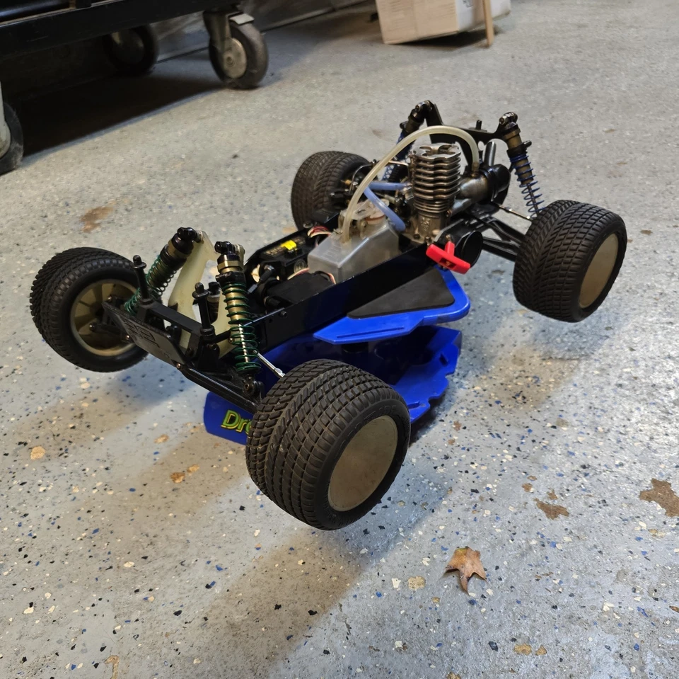 Team Associated RC10 GT Black Tub Chassis 1/10 Nitro OS cz engine *RARE* - Image 2 of 4