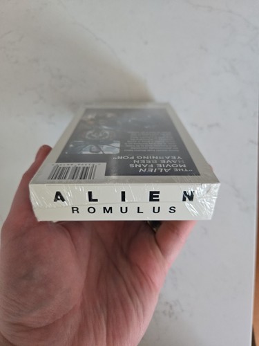 Alien Romulus (VHS) Limited Edition 2024 Retro Aliens Sci-Fi BRAND NEW SEALED - Picture 4 of 4