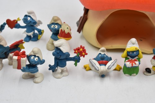 Vintage Smurfs Large Original Mushroom Cottage House 1976 Plus Figures - Picture 3 of 11