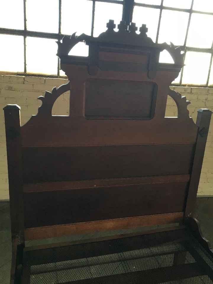 Victoriano-1800 Estético-Tamaño 3/4 Cama-Stickle Estate-Castaño St Bowling Verde Foto 3 de 4