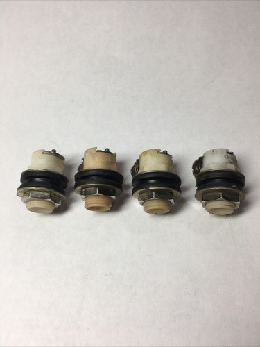 4 - Tire Pressure Bleeder Housing Adapters Wheel Insert Qwik Change King - Bild 1 von 3