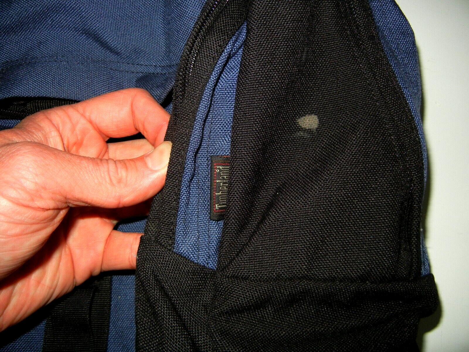 Picture 4 of 9
