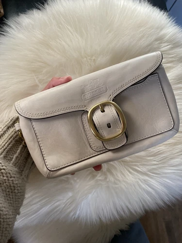 Bracciale Coach vintage pelle gesso fibbia bianca anteriore Hamptons Y2K Baddie Preppy