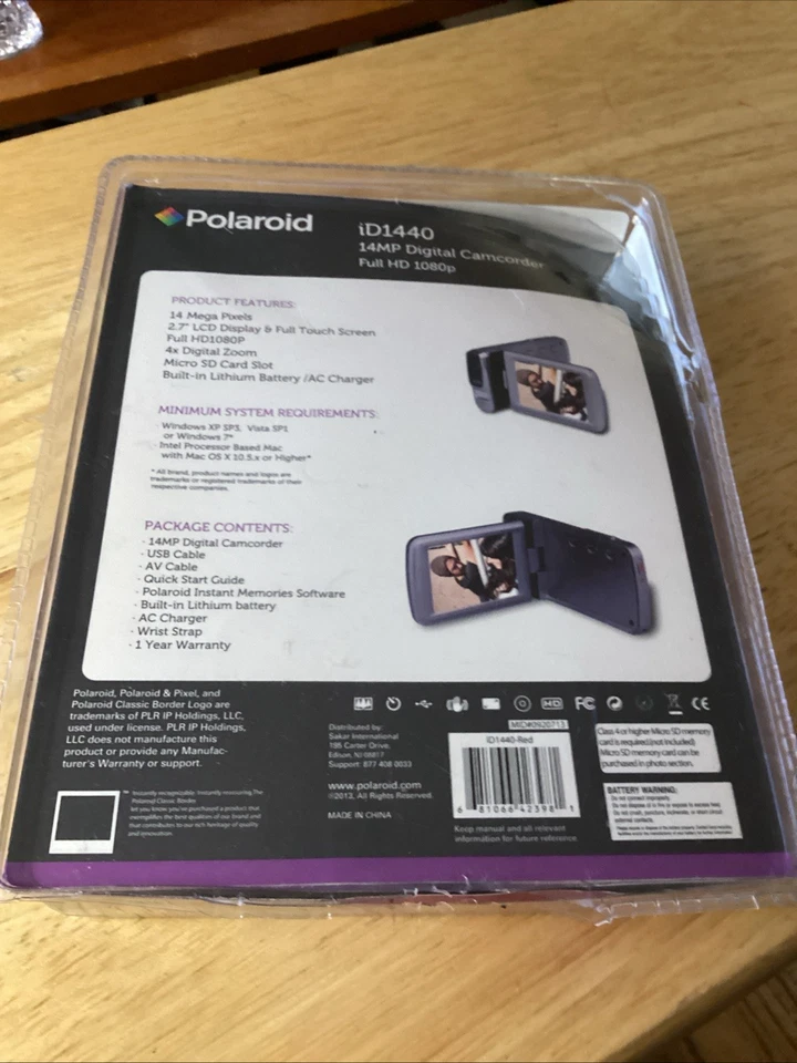 Polaroid Model iD1440 Red 2.7 Inch Touchscreen 14 MP 4x Zoom Digital Camcorder - Image 2 of 4