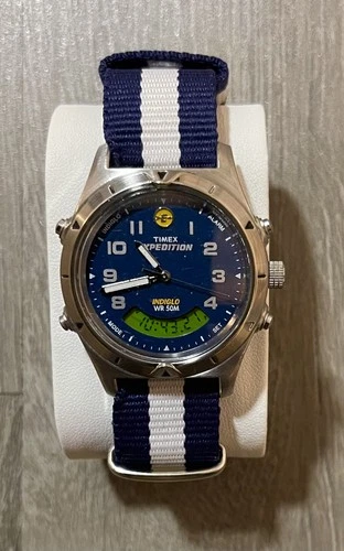 Vintage Timex Men's Expedition Watch New strap & Battery Blue dial Rare!