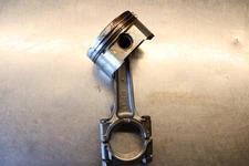 2001 Triumph Daytona 955i Piston And Connecting Rod S T1110700 T1121000