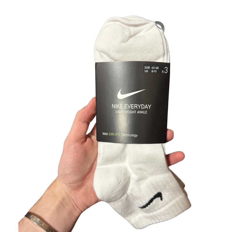 (Paquete de 4) Calcetines al tobillo Nike Dri-FIT de entrenamiento diario blancos talla L (8-12) Foto 2 de 3