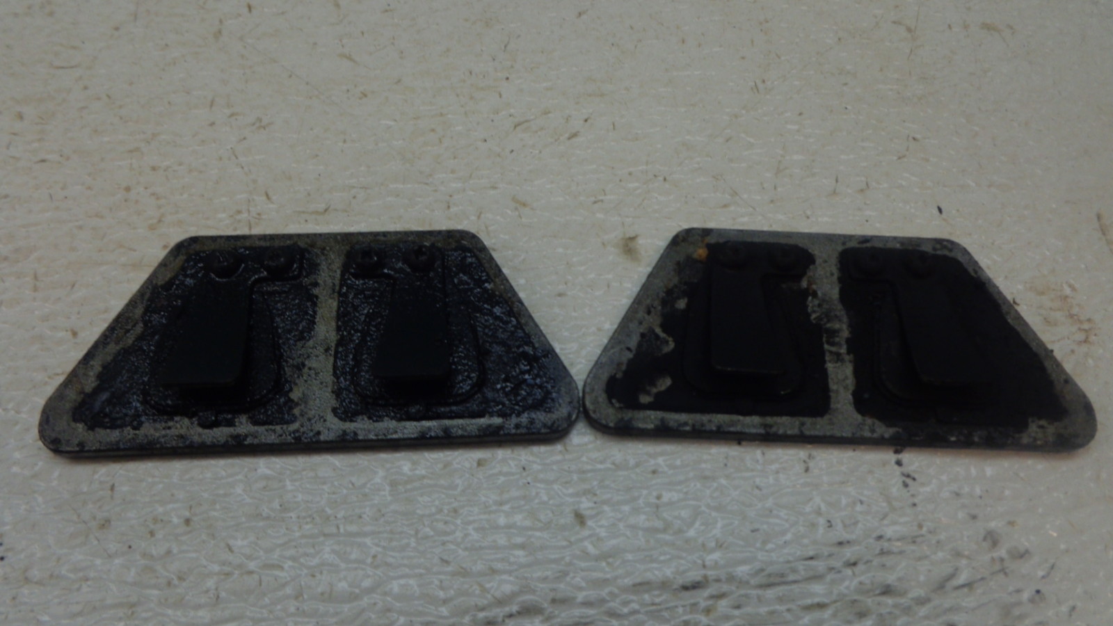 198182 KAWASAKI KZ1000 J LTD KM284 VALVE COVER BREATHER FINS CAPS