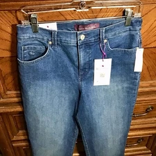 NWT Gloria Vanderbilt Jeans Size 6S - 30”W