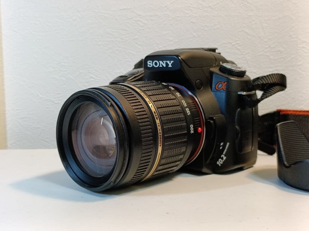 Sony DSLR A200 Camera with Tamron 18-200mm Zoom Lens and
