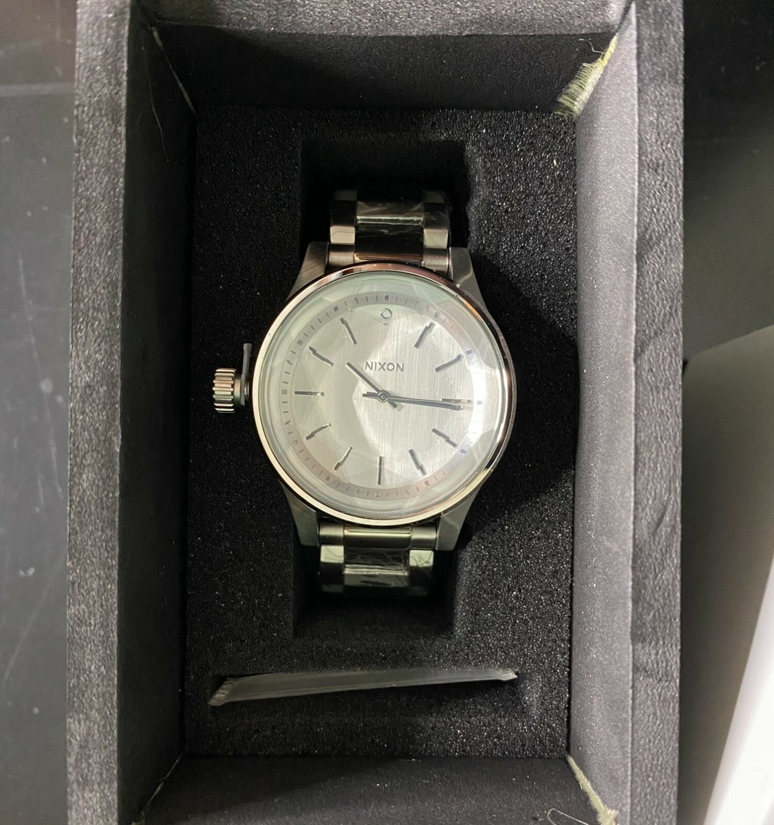 Nixon Women's Wrist watch Model Facet 38 Silver, White