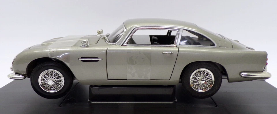 Ertl 1/18 Scale 39413 - 1965 Aston Martin DB5 James Bond 007 Casino Royale - Image 3 of 4
