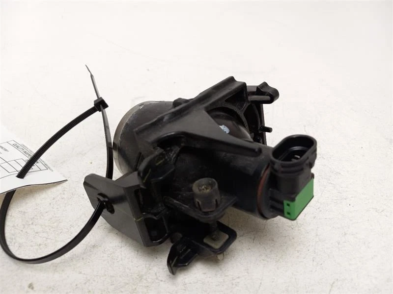 Faro antiniebla delantero derecho Ford Fusion 2011 Foto 3 de 4