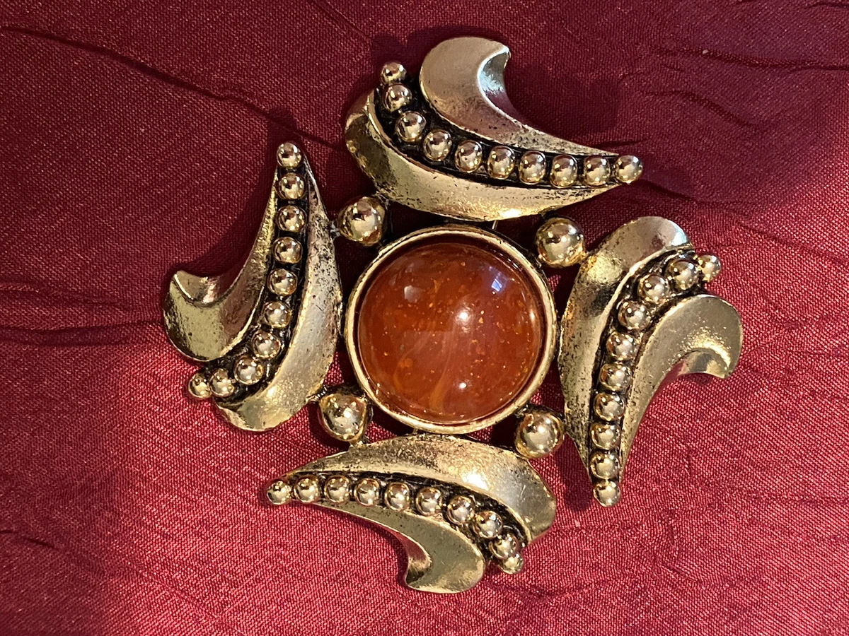 Dauplaise brooch on sale