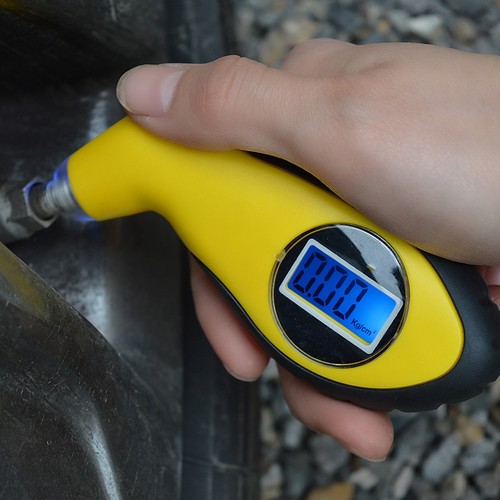˘High Precision Car Tire Pressure Gauge LCD Display Screen Electronic Digital - Picture 2 of 7