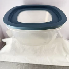 RUBBERMAID Premier Food Storage Container & Lid 14 Cups Blue Window