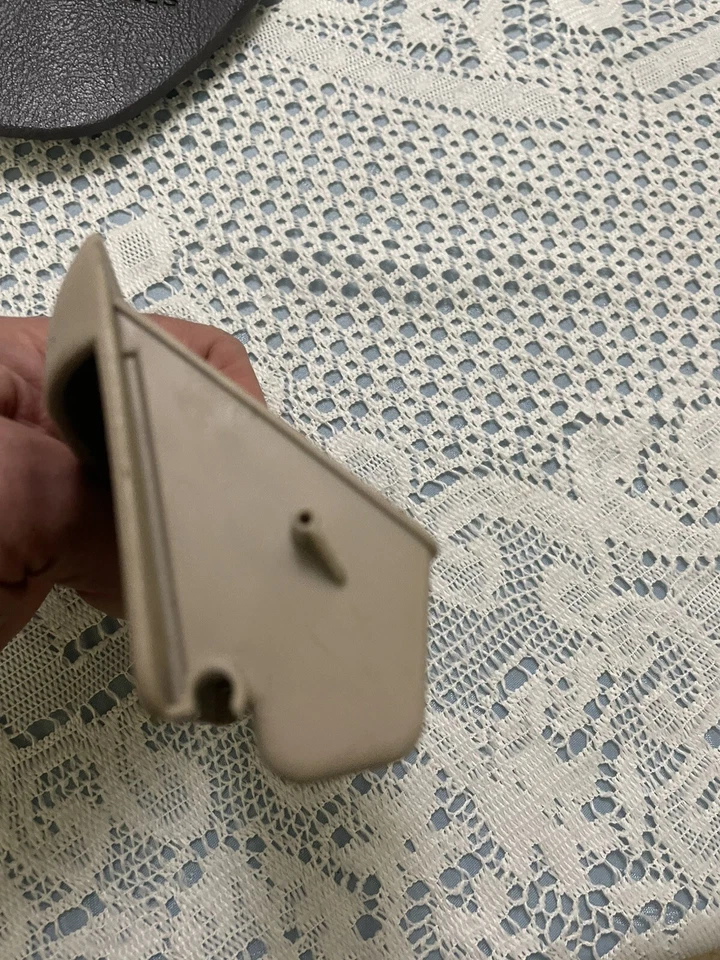 2005-2010 Pontiac G6 Pontiac G-6 левый водитель приборной панели монета держатель Cubby лоток редкая - Изображение 3 из 4