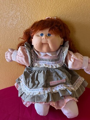 VINTAGE TALKING CABBAGE PATCH DOLL BLONDE BLUE EYES TALKS MOUTH MOVES - Main Image