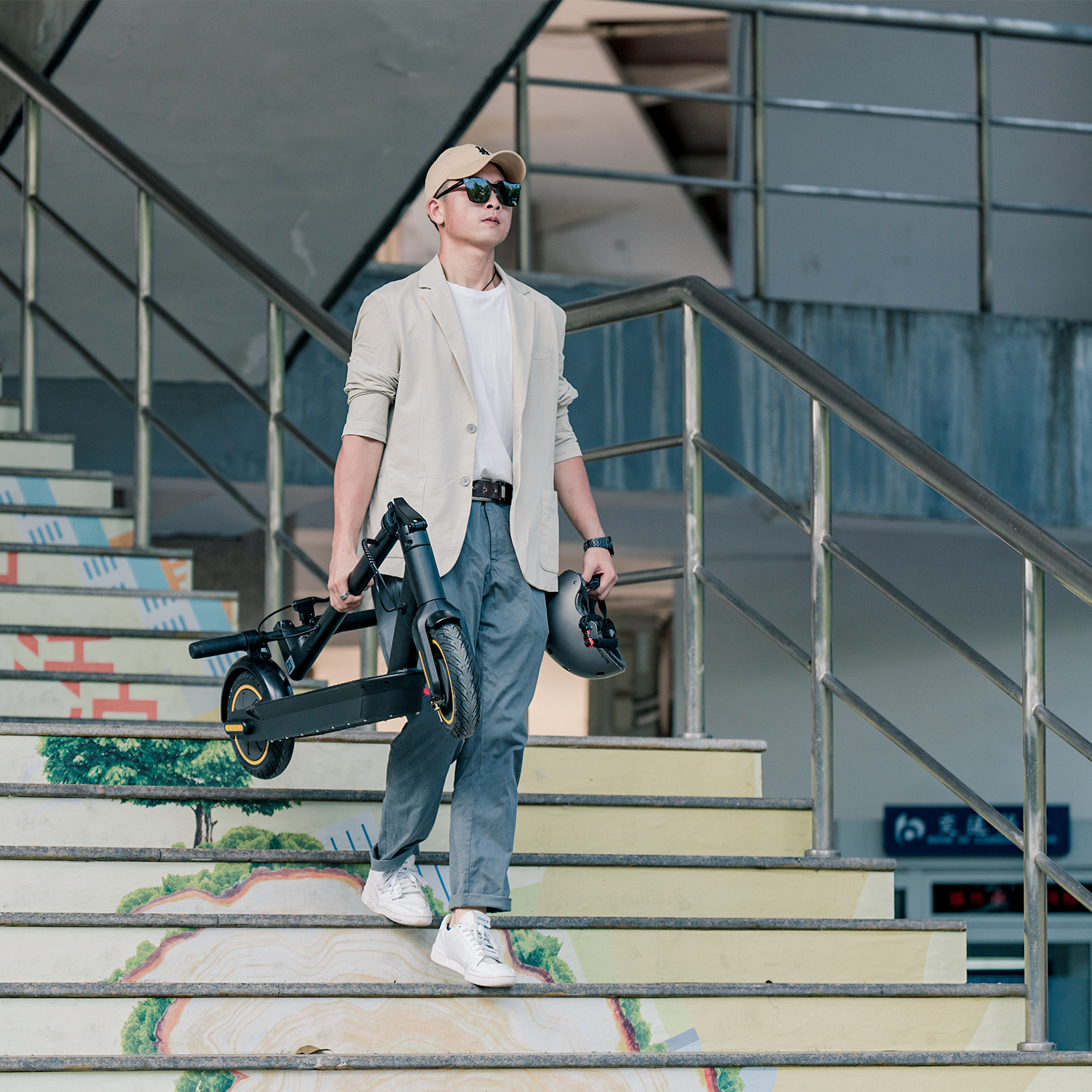 HEZZO Adult Electric Scooter 22MPH Max Speed 500W Motor Escooter Commute 37Miles