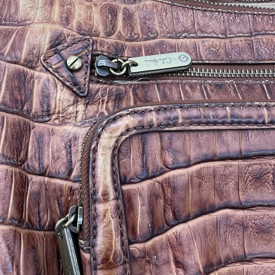 Cartera de cuero marrón con estampado de cocodrilo Cole Haan Foto 2 de 4