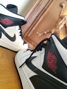 Jordan 1 Mid Reverse Black Toe BQ6472-101 Release Info | SneakerNews.com