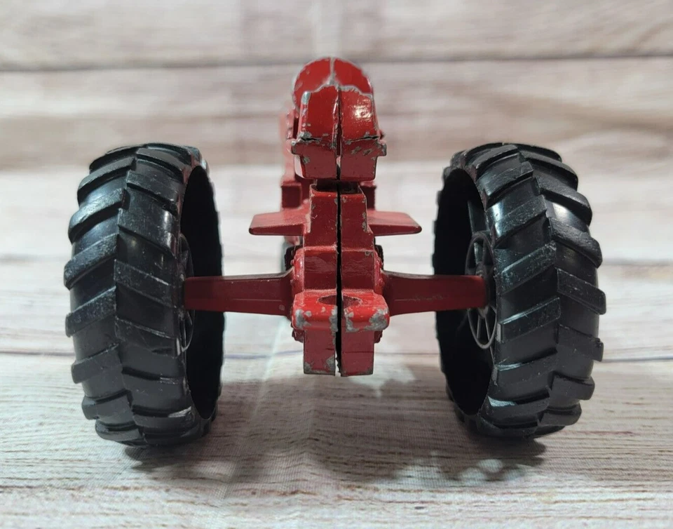 Vintage Ertl Dyersville Iowa Oliver  Tractor Die Cast 1/16 Red - Image 4 of 4