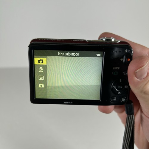 Nikon Coolpix L30 20,1 MP fotocamera digitale rossa 16 GB scheda SD testata funzionante - Foto 4 di 18