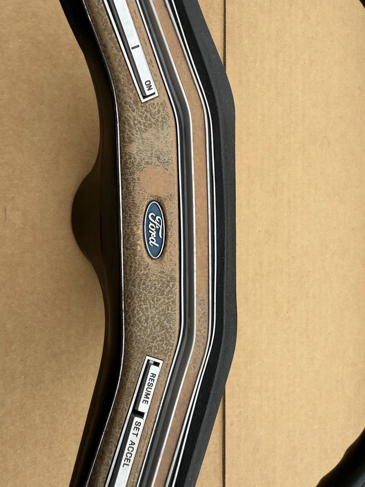 1978-1986 78-86 Ford Truck Bronco van Woodgrain Cruise Steering Wheel XLT OEM - Image 3 of 4