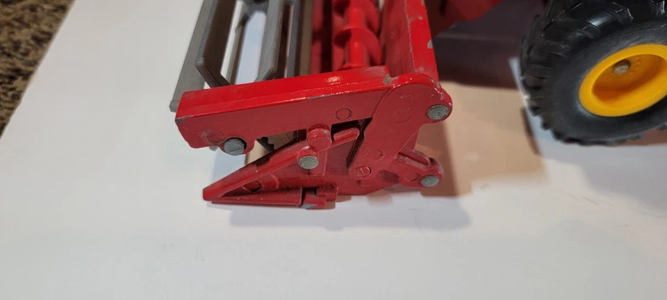 Vintage 1973 Ertl 1:20 Massey Ferguson 760 Combine Yellow Rim Circle Air Intake - Image 2 of 4