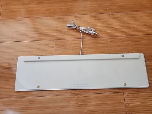 Genuine Apple Wired Aluminum USB Keyboard w Numeric Keypad A1243 (100% working) - Picture 2 of 3