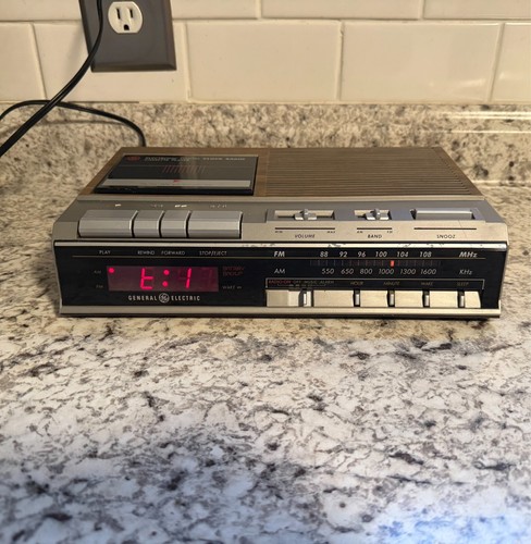 Reloj despertador GE General Electric radio AM FM modelo 7-4954A LIMPIO - Imagen 1 de 5