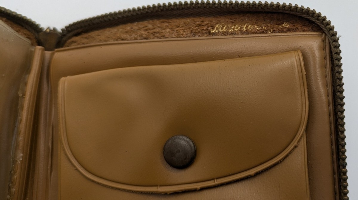 Vintage Genuine Leather Horse Wallet Surrounded Zipper Closure