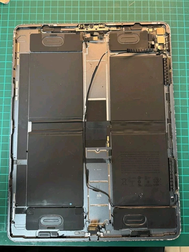 iPad Pro 12.9” 5th Gen A2378 Space Grey Housing Battery Charging Port camera - Image 2 of 4