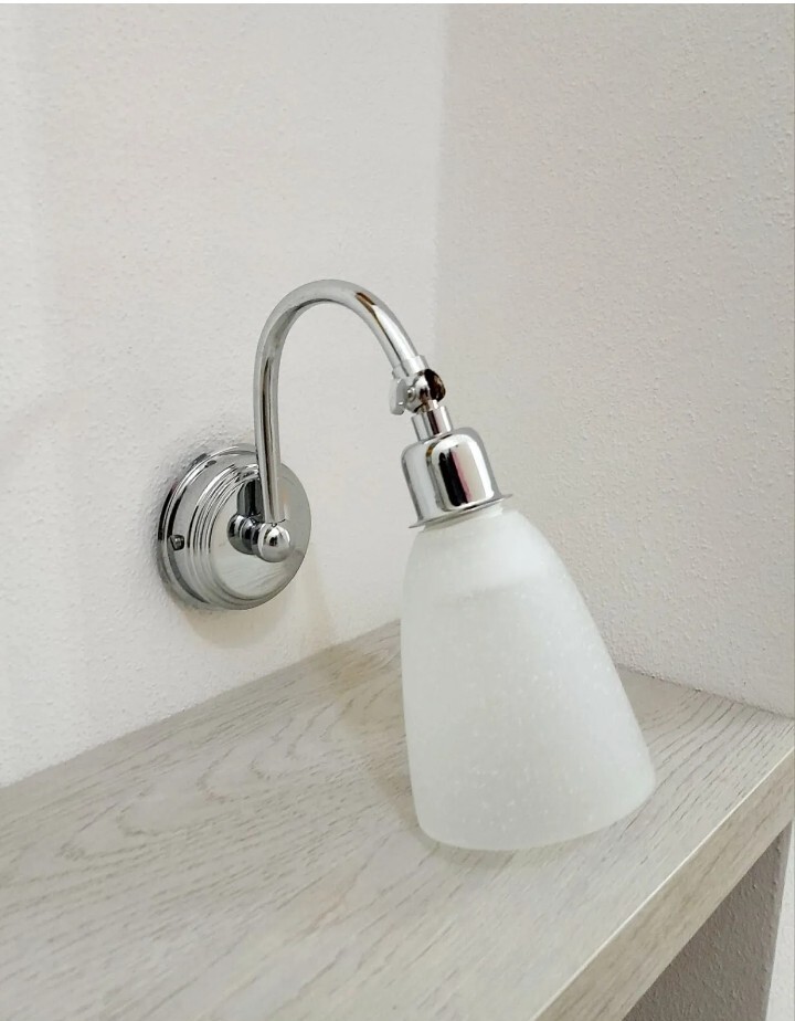 Lampada Specchio Orientabile Cromo Vetro Bianco 1 Luce Design Moderno