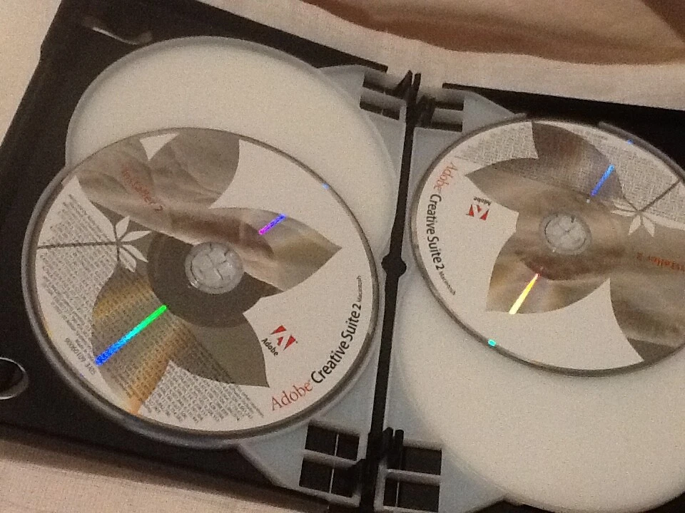 Adobe Creative Suite 2 Standard Mac Box & 5 Discs Great Condition - Image 3 of 4