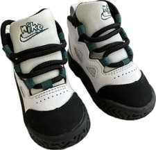 Baby Nike Tight White / Black Size 3c Toddler Shoes