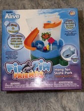 WowWee Alive Fin Fin Friends Hang Ten Skate Park 2010 NEW