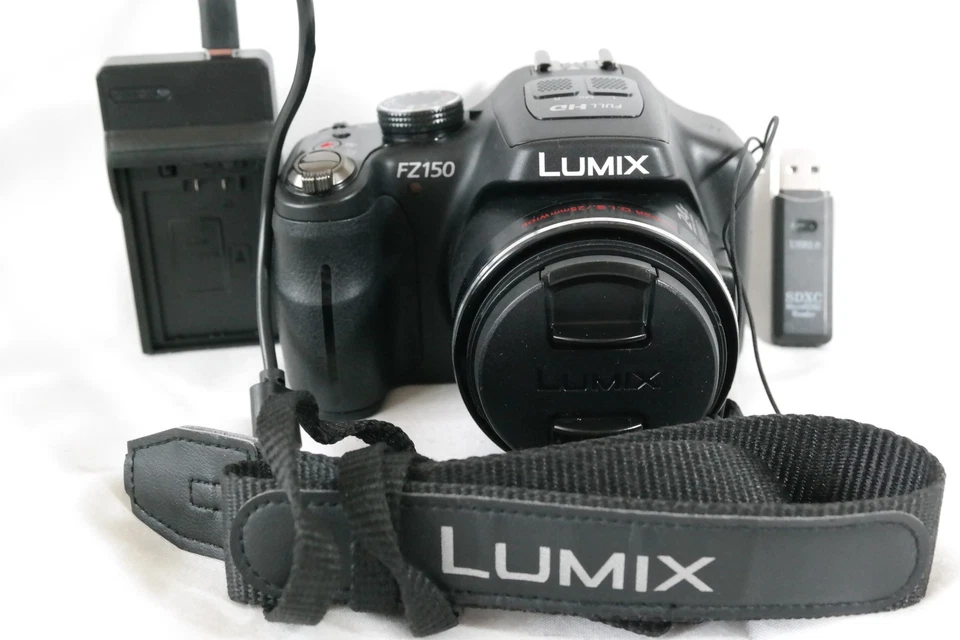 Panasonic Lumix DMC-FZ150, photo 1 of 5
