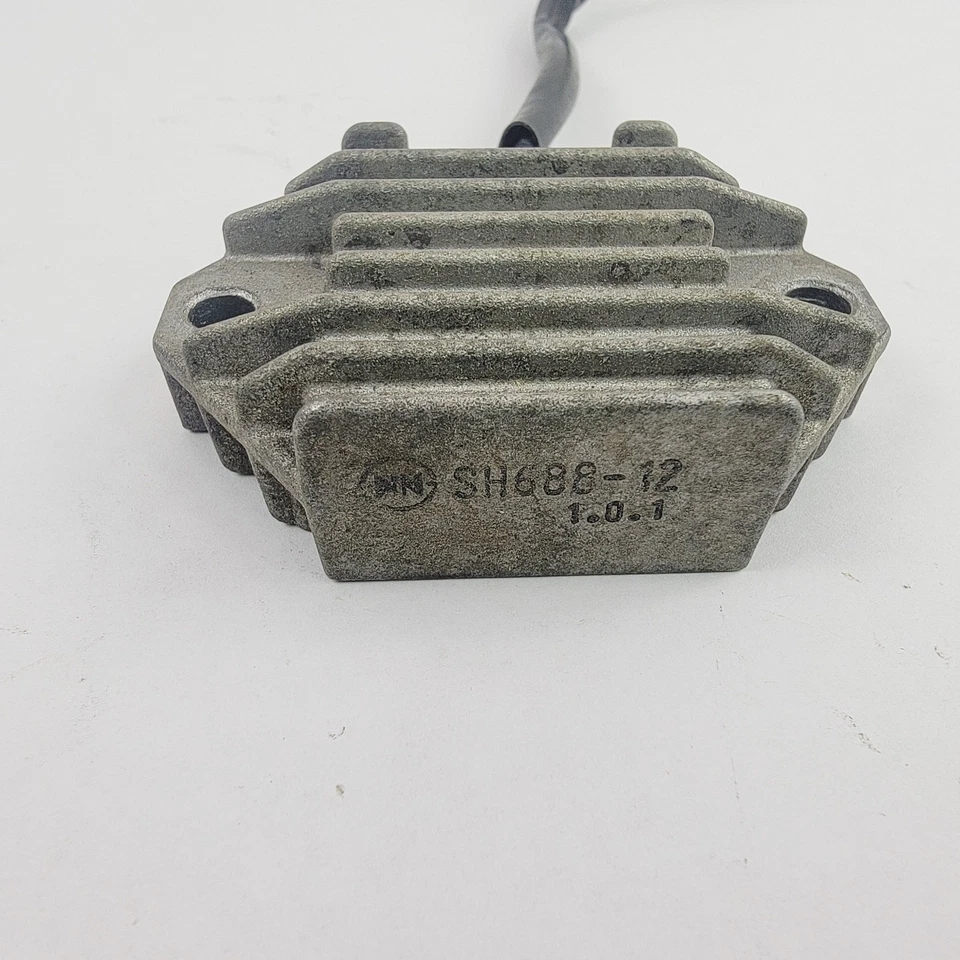 2002 01-02 YAMAHA WR 250F WR426F Voltage Regulator Rectifier OEM 5GS-81910-50-00 - Image 4 of 4