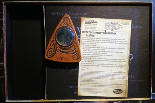 2013 HASBORO OUJI BOARD W/LIGHTED PLANCHETTE COMPLETE USED MYSTERY ORACLE WORKS - Picture 4 of 4