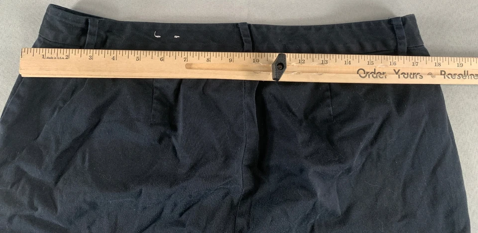 Bermudas Coldwater Creek negras elásticas para mujer 12 ajuste natural frente plano Foto 3 de 4