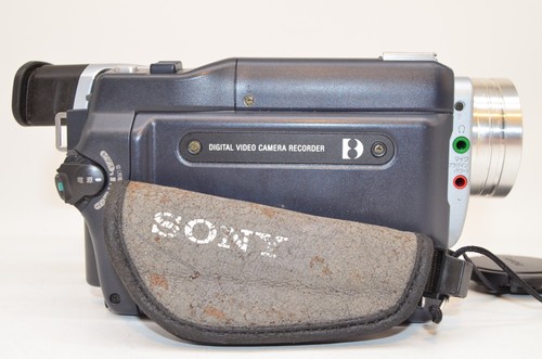 SONY Handycam Recorder DCR-TRV300K Digital8 w/ original box from Japan Used - Picture 11 of 16